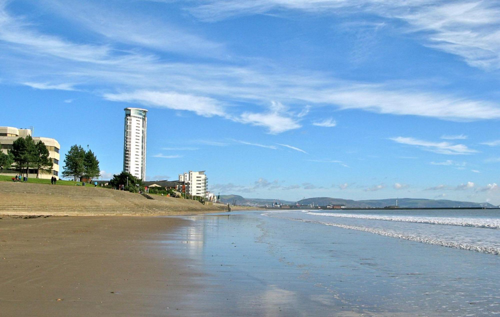 Coastline Apt Nearby The Beach スウォンジー エクステリア 写真